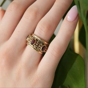 1900’s 14K Gold Red Stone Etruscan Style Ring Band Cigar Scrolled Carved Details